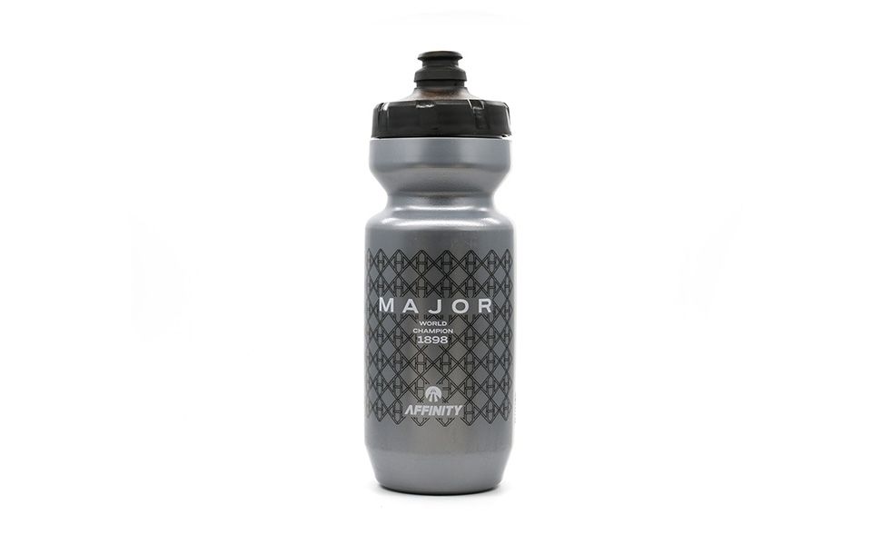 Affinity x Hennessy（アフィニティxヘネシー）のMajor Water Bottle（メジャーウォーターボトル）