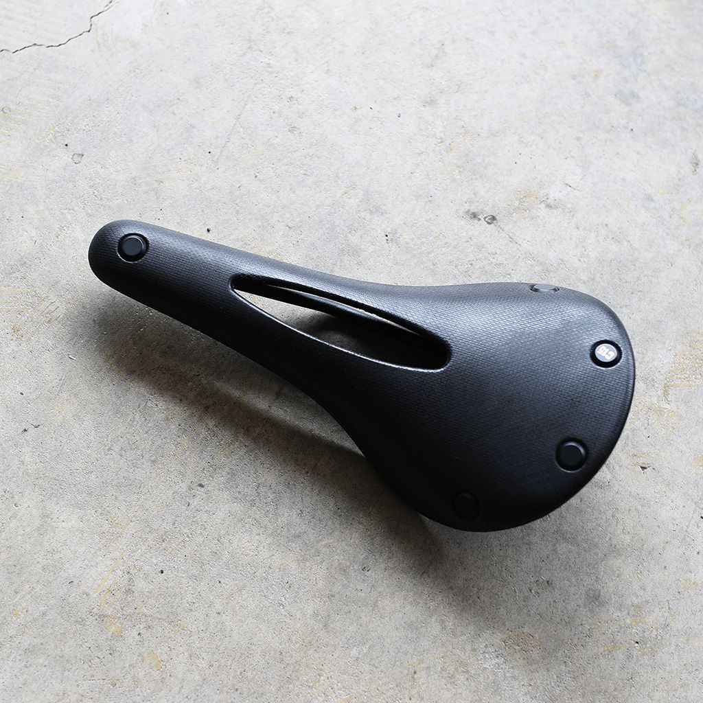 BROOKSのサドル、Cambium C15 Carved All Weather - 自転車通販 – Hakkle（ハックル）