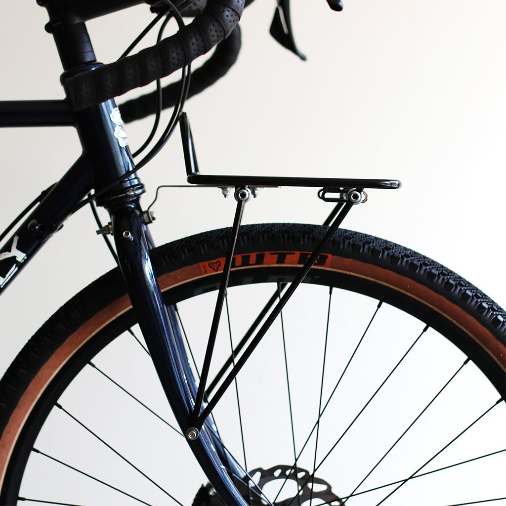 さまざまなフロントフォークに取り付け可能!SimWorks by NITTOのオベントラック - 自転車通販 – Hakkle(ハックル)